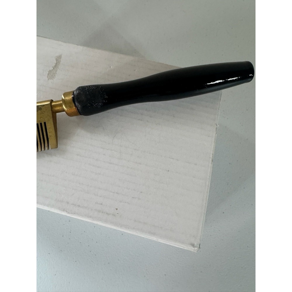 Vintage Annie Brass Hot Oil Hair Straightener Comb w/ Wood Handle - Picture 4 of 10